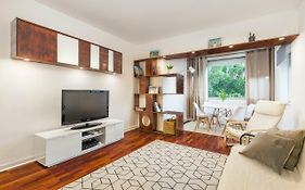 Carcavelos Beach Apartment